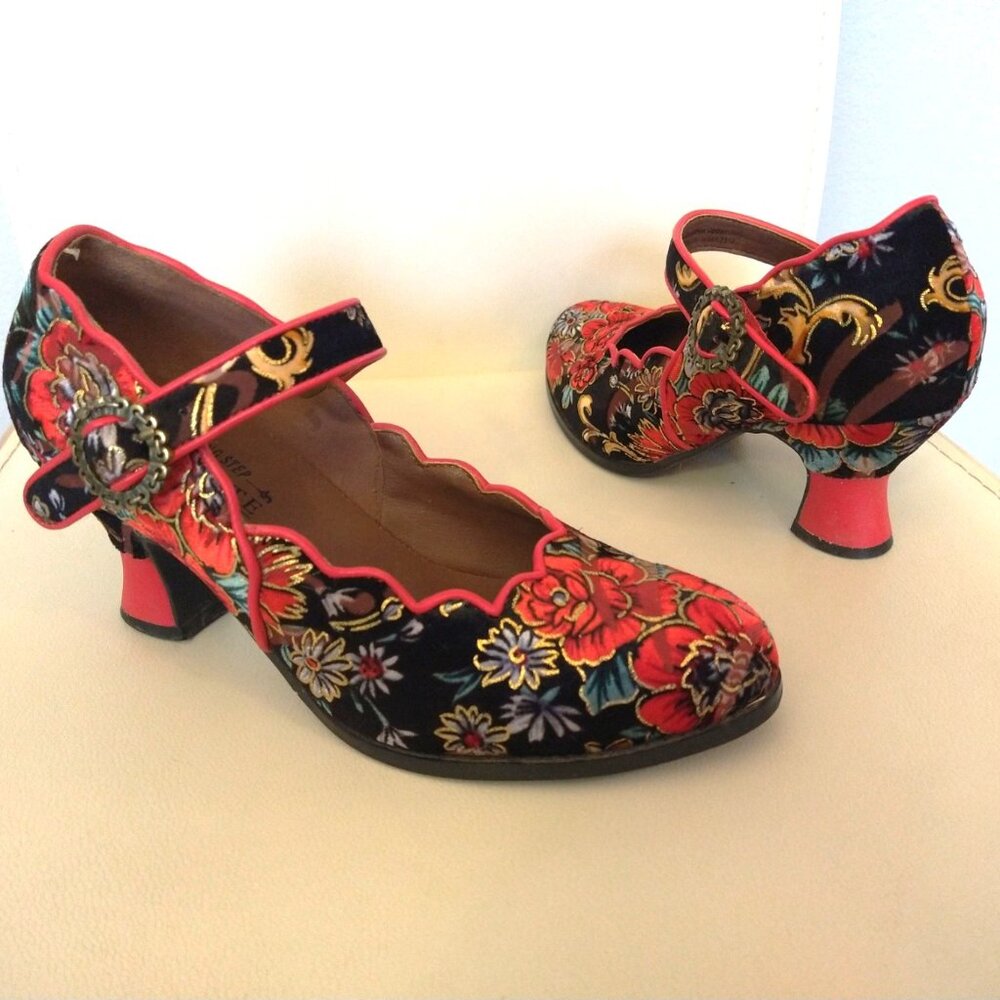 Spring Step L'Artiste - 'Adodora', Red Floral Velvet heeled Mary Jane - 39 / 8.5
